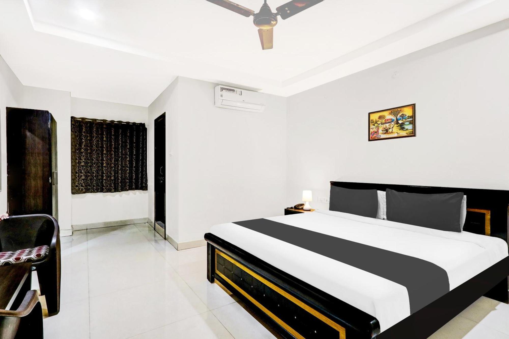 Отель Super Townhouse Daba Garden Road Вишакхапатнам Экстерьер фото